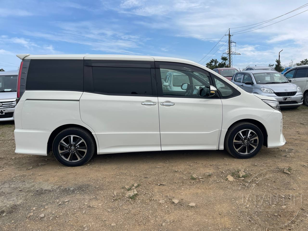 Фото Toyota Noah - Japan Life 