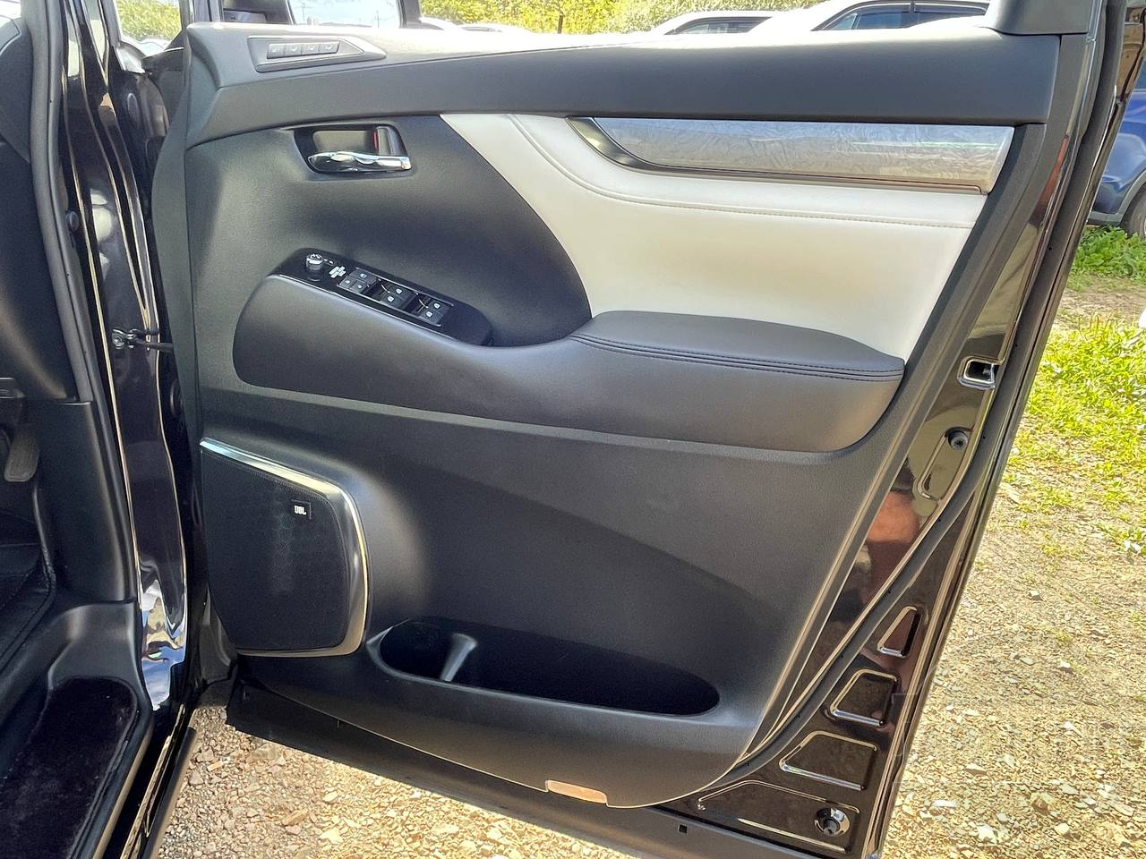 Фото Toyota Alphard - Japan Life 