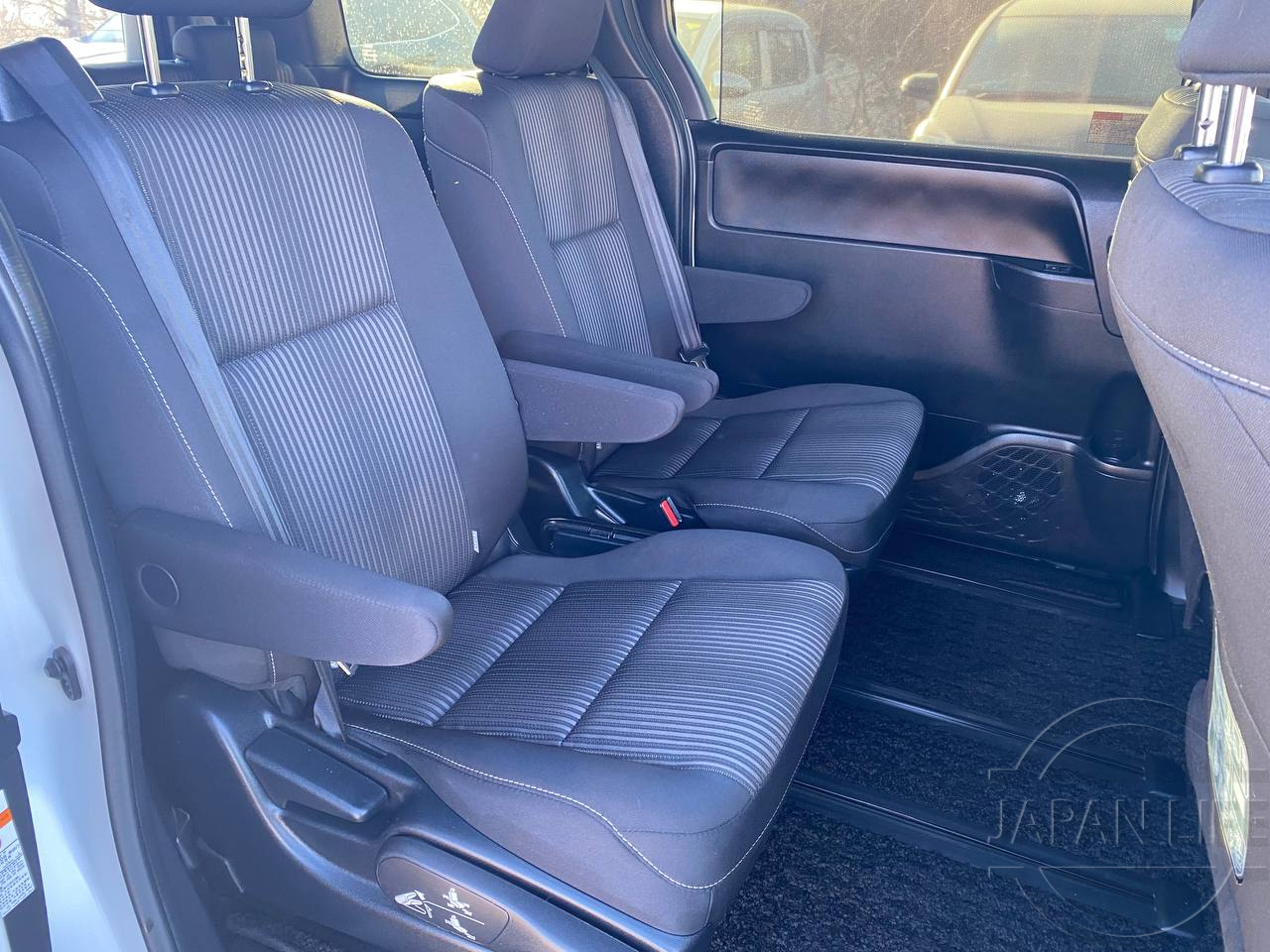 Фото Toyota Voxy - Japan Life 