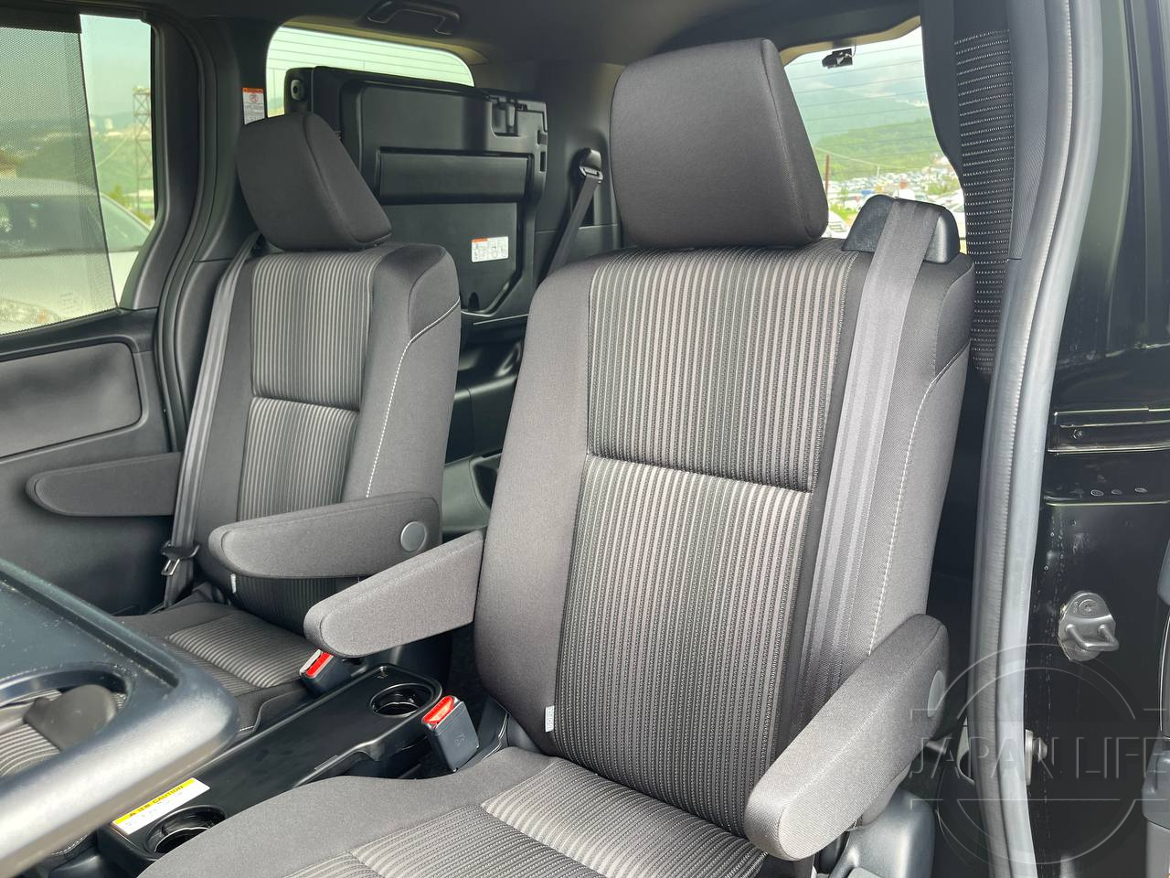 Фото Toyota Voxy - Japan Life 