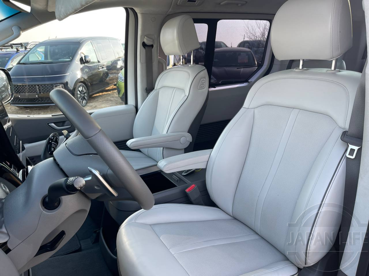 Фото Hyundai Staria - Japan Life 