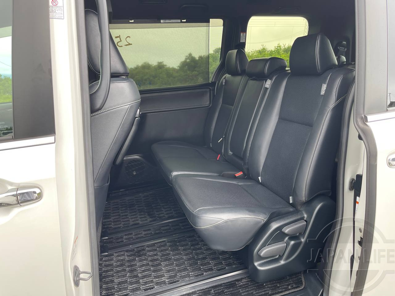 Фото Toyota Esquire - Japan Life 