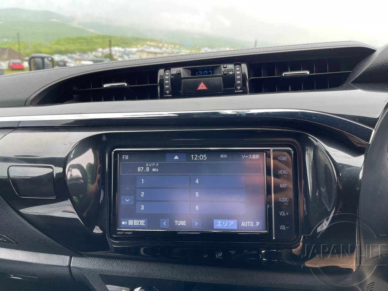 Фото Toyota Hilux - Japan Life 