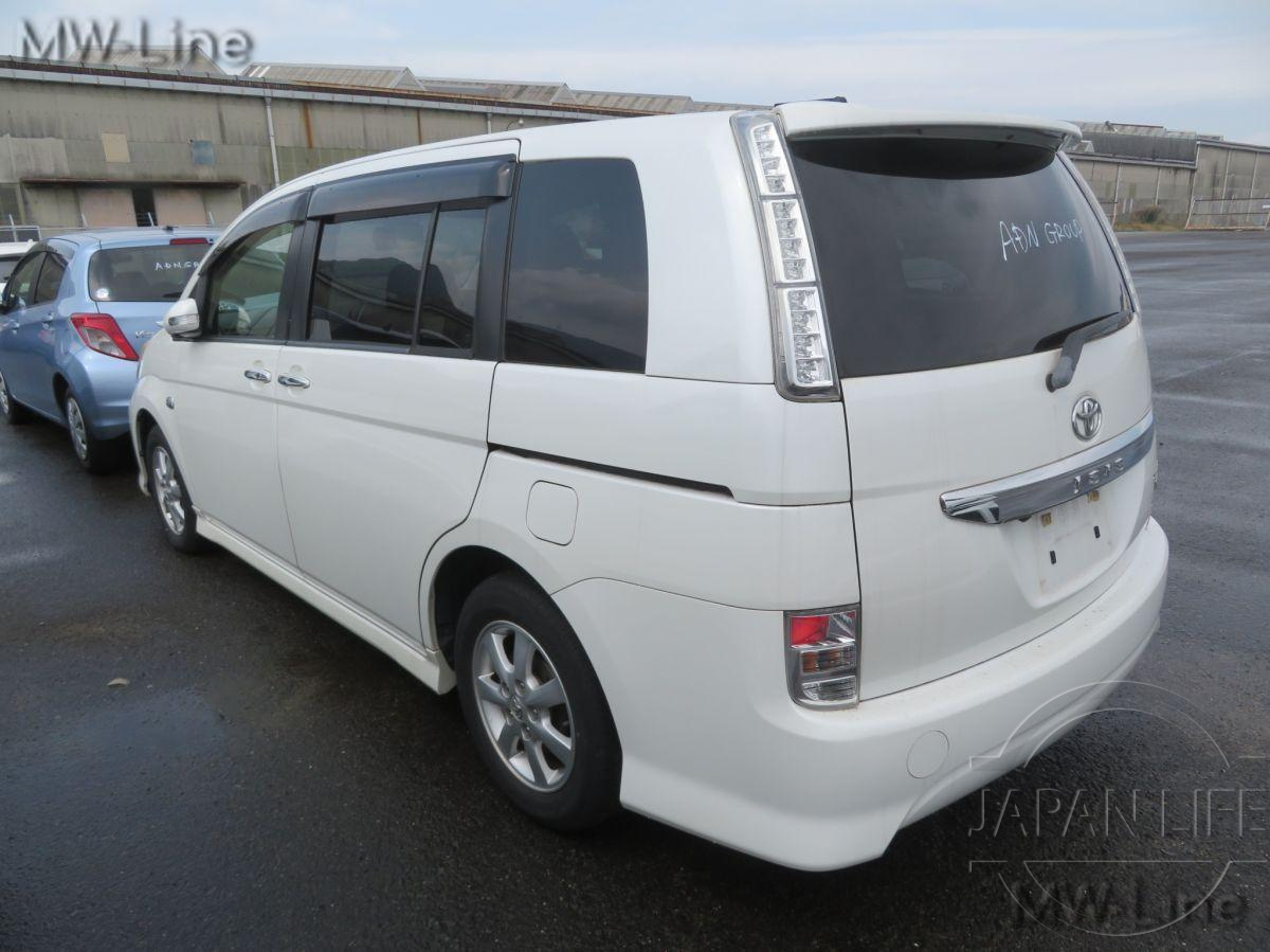 Фото Toyota Isis - Japan Life 