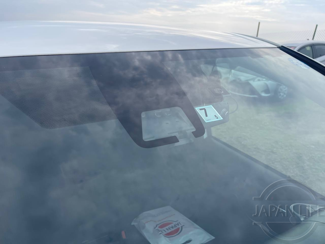 Фото Toyota Voxy - Japan Life 