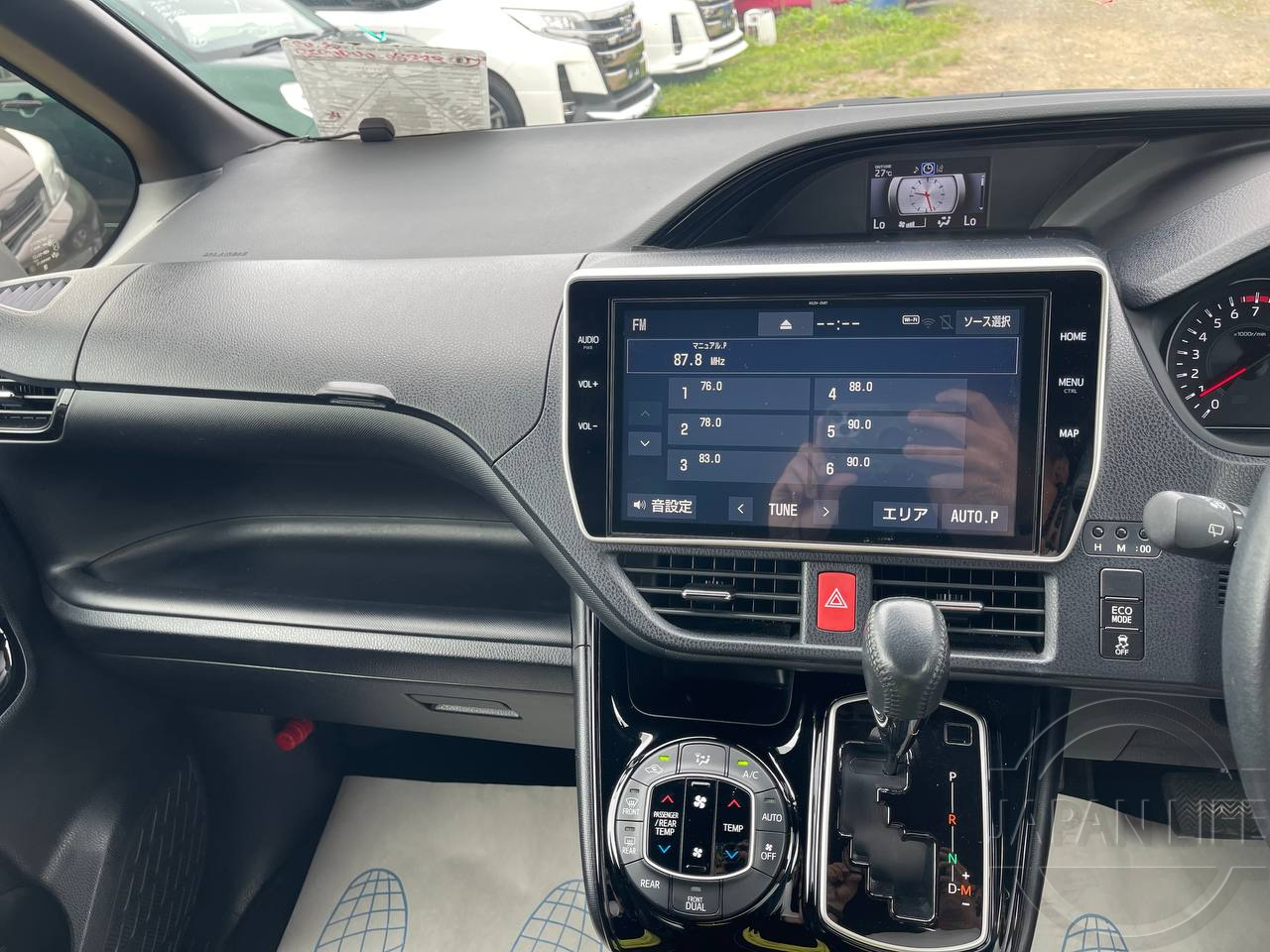 Фото Toyota Noah - Japan Life 