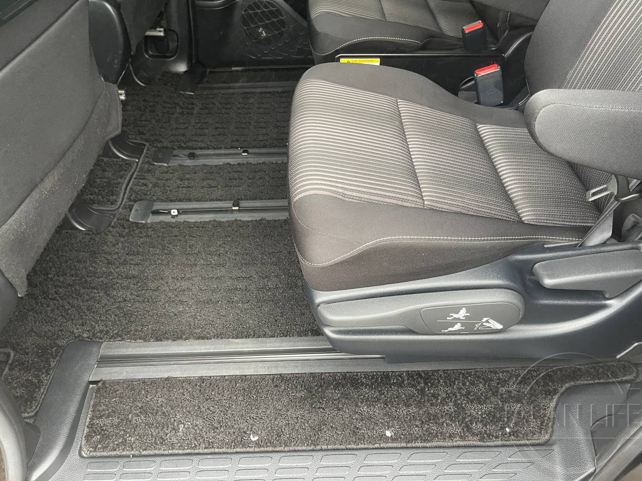 Фото Toyota Voxy - Japan Life 