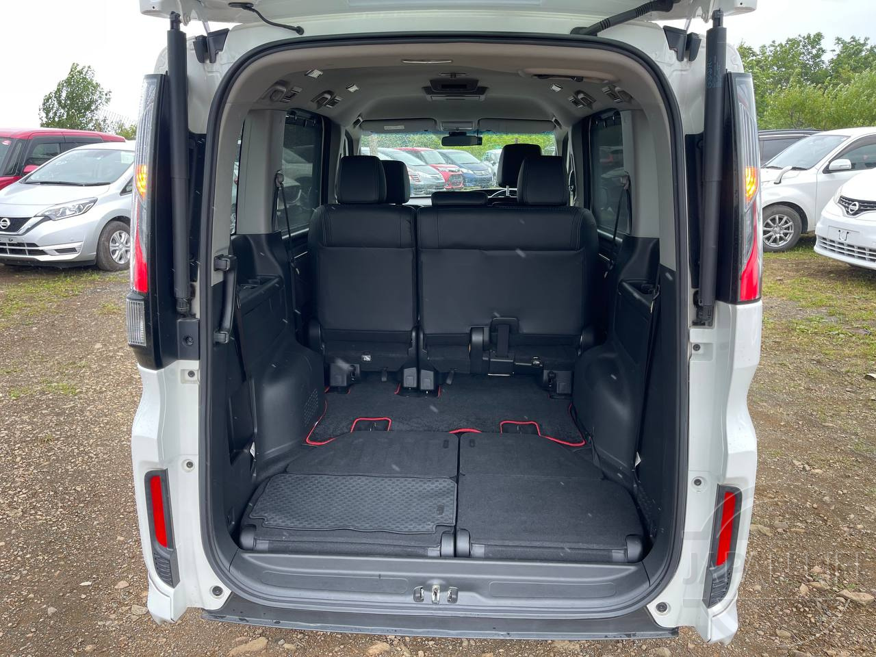 Фото Honda Stepwgn - Japan Life 