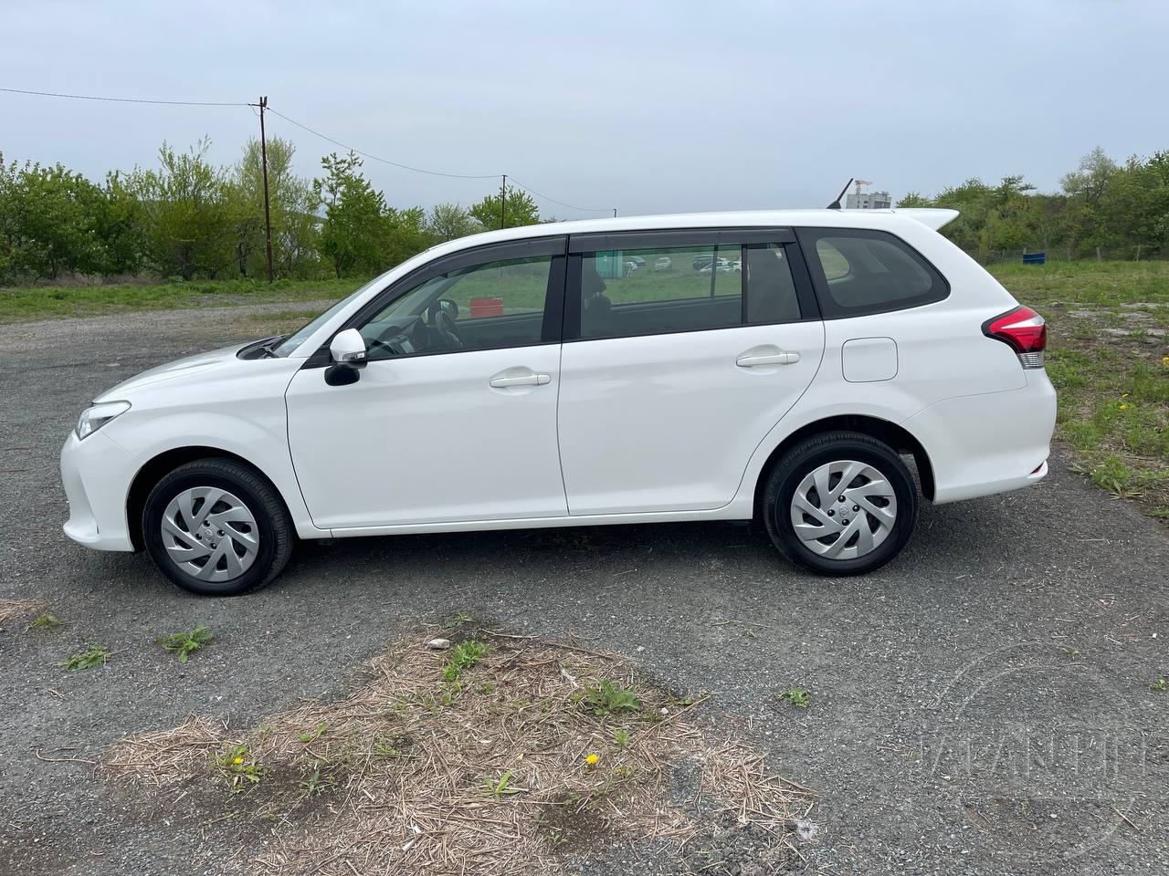 Фото Toyota Corolla Fielder - Japan Life 