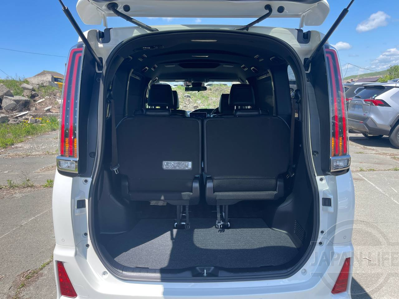 Фото Toyota Noah - Japan Life 