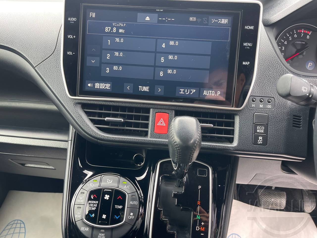 Фото Toyota Noah - Japan Life 