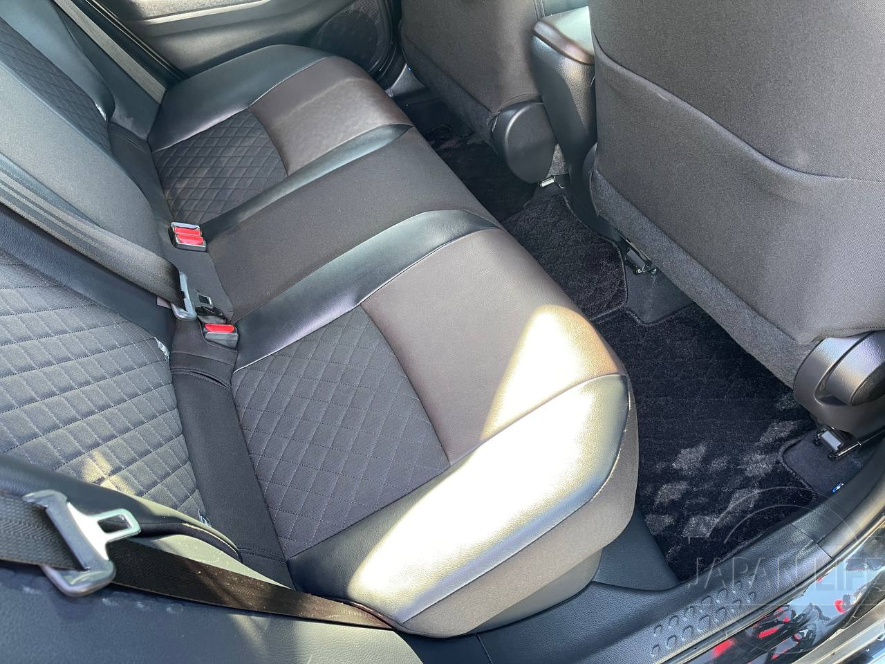 Фото Toyota C-HR - Japan Life 