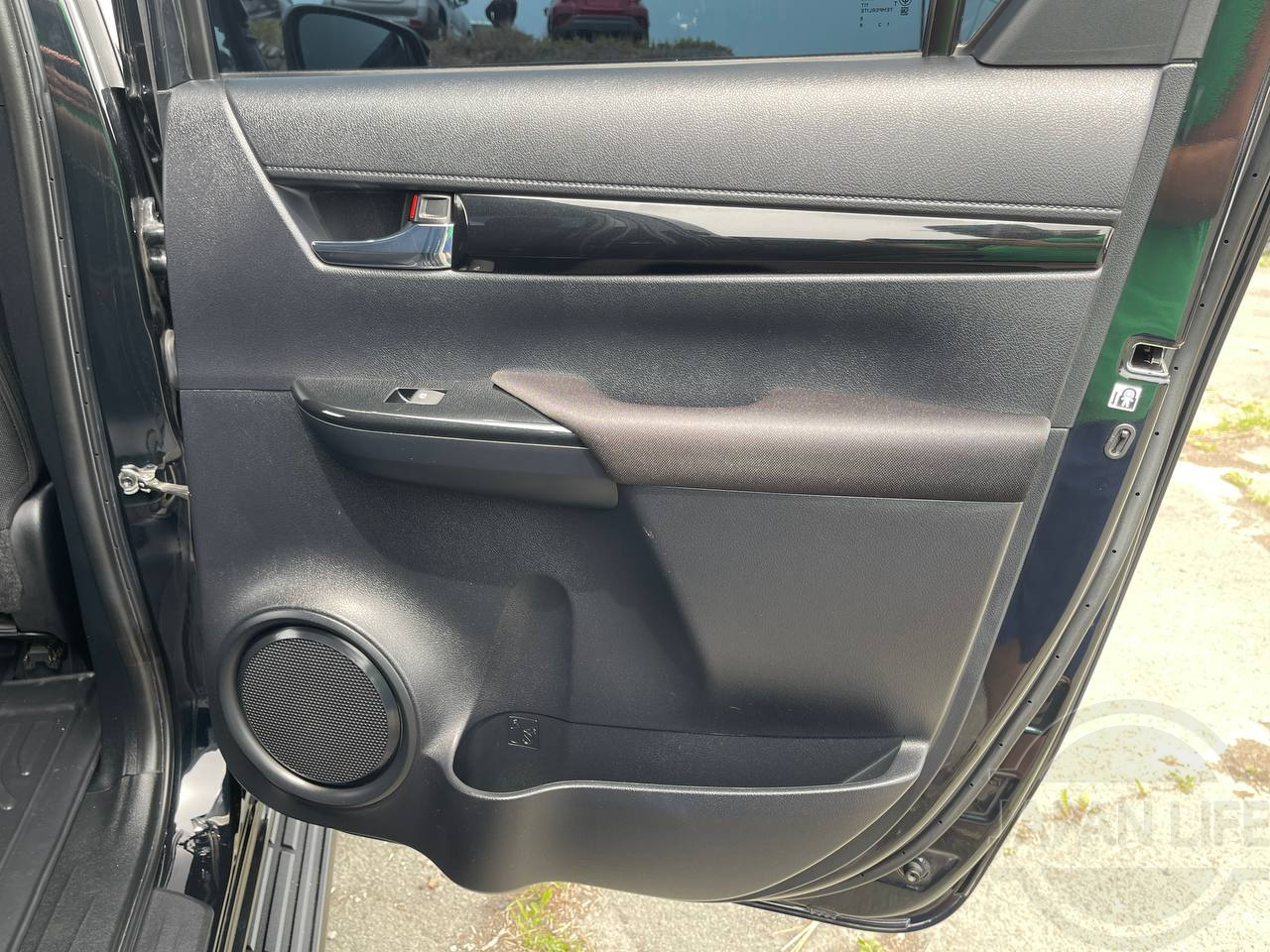 Фото Toyota Hilux - Japan Life 