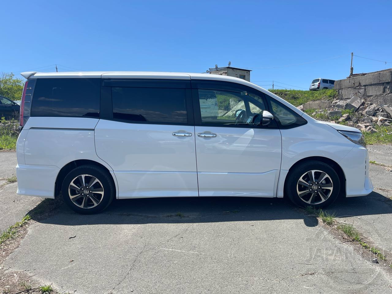 Фото Toyota Noah - Japan Life 