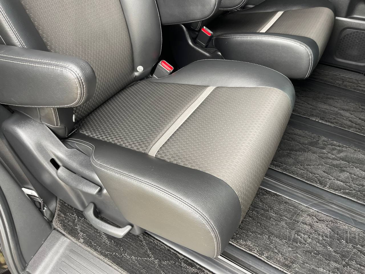 Фото Honda Stepwgn - Japan Life 