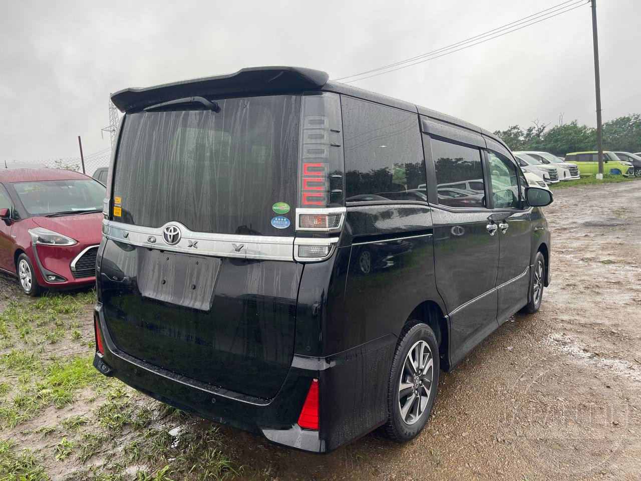 Фото Toyota Voxy - Japan Life 