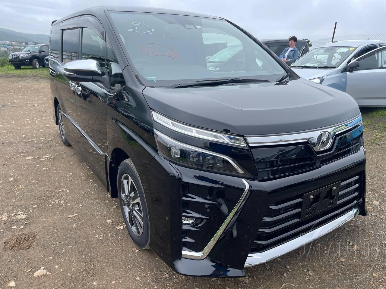 Фото Toyota Voxy - Japan Life 