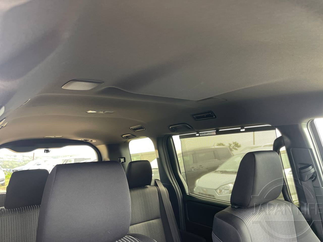 Фото Toyota Voxy - Japan Life 