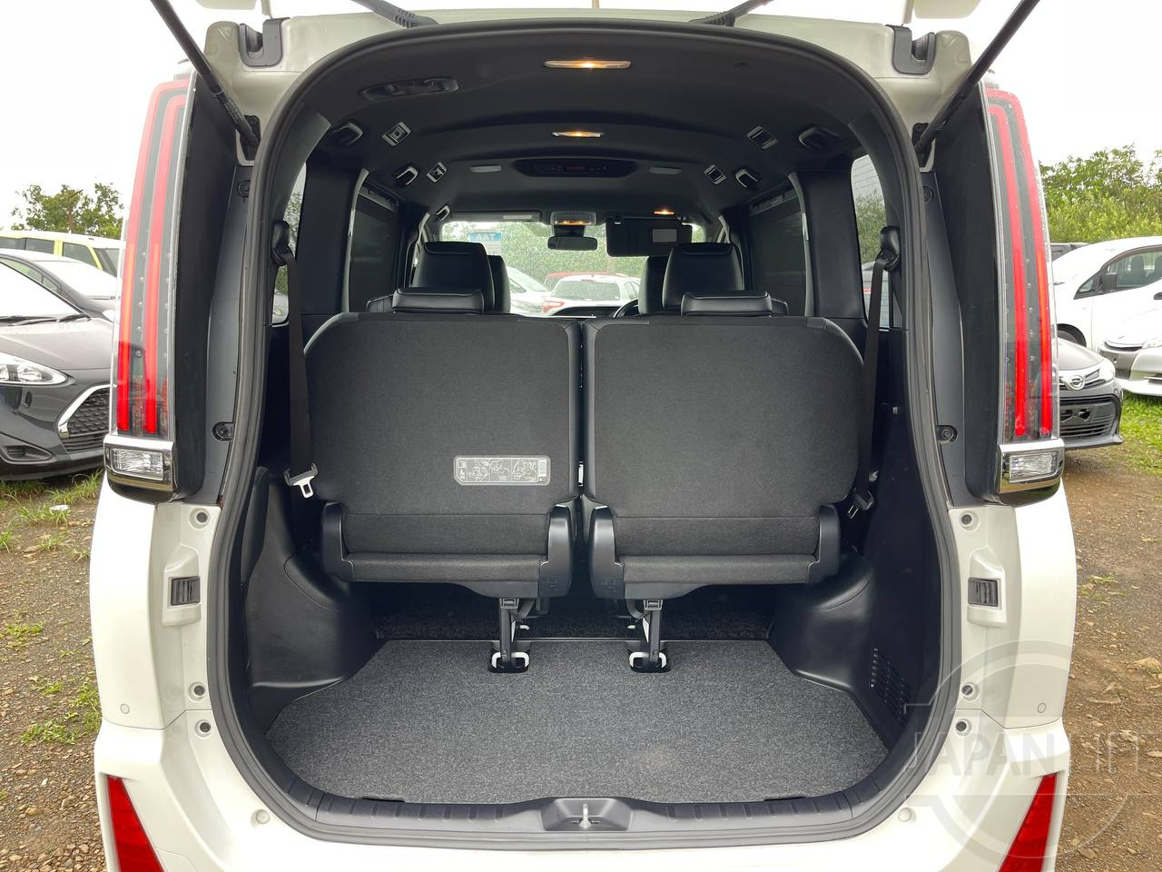 Фото Toyota Noah - Japan Life 