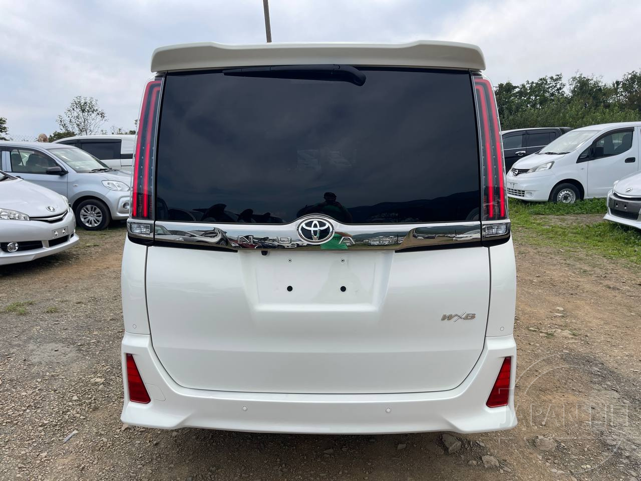 Фото Toyota Noah - Japan Life 