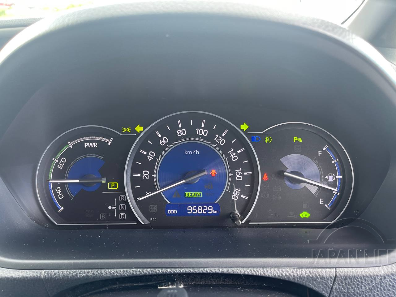 Фото Toyota Voxy - Japan Life 