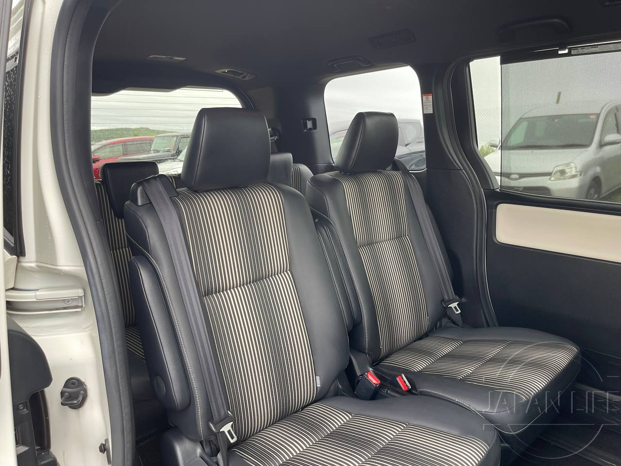 Фото Toyota Noah - Japan Life 