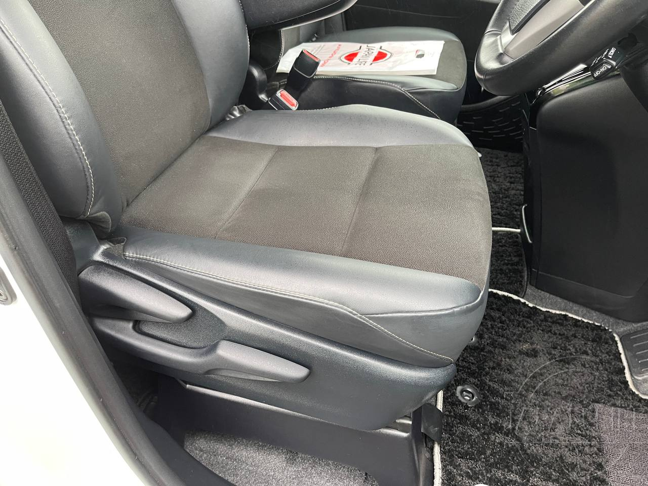 Фото Toyota Noah - Japan Life 