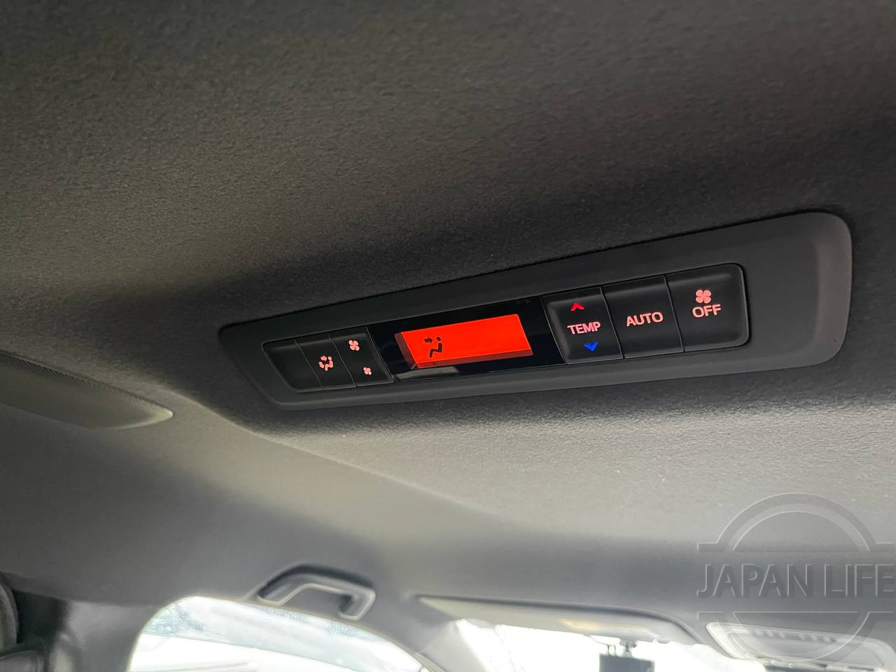 Фото Toyota Voxy - Japan Life 