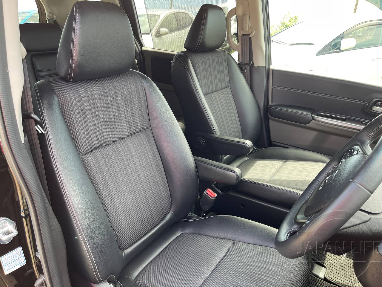 Фото Honda Freed - Japan Life 