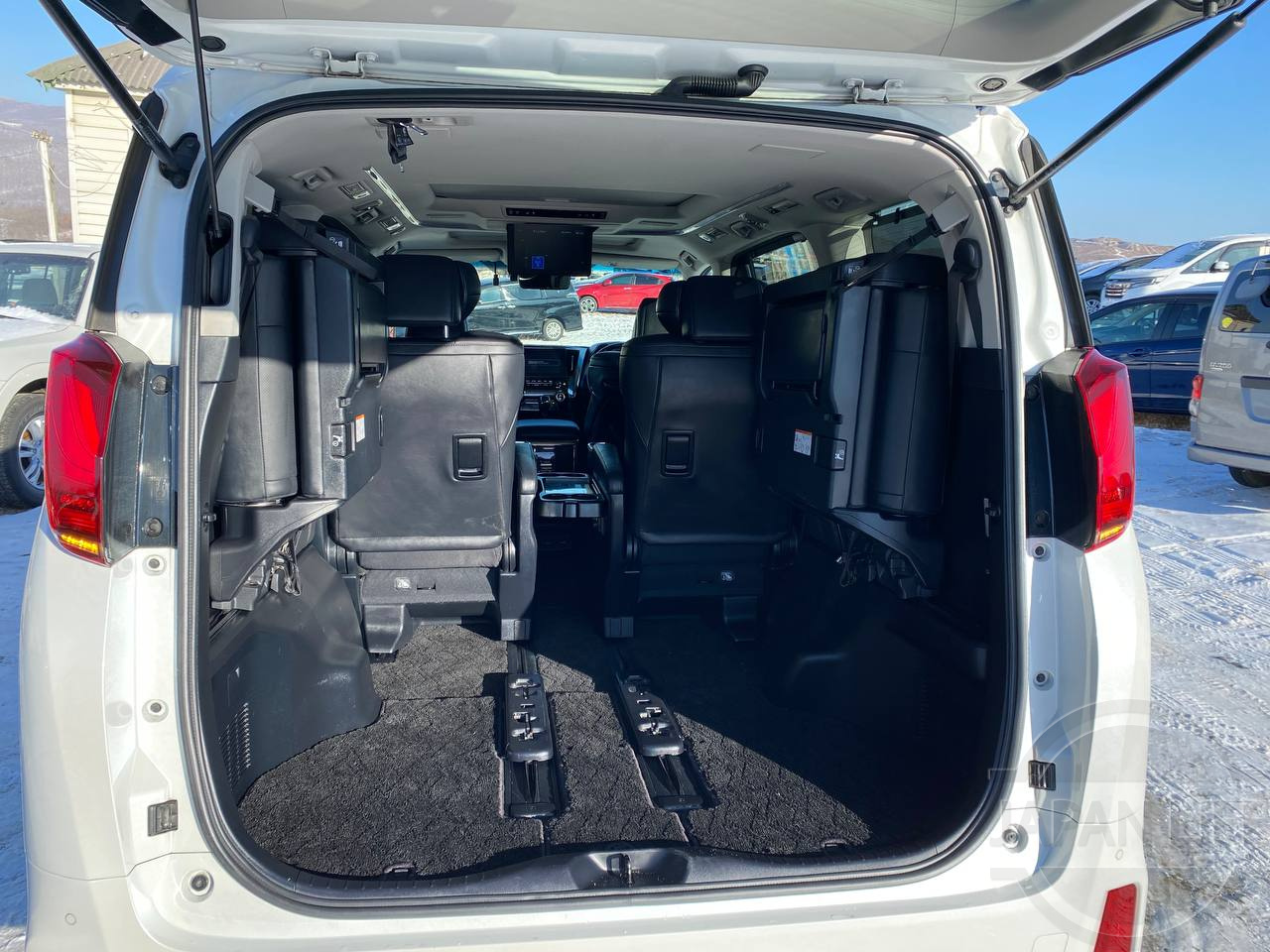 Фото Toyota Alphard - Japan Life 