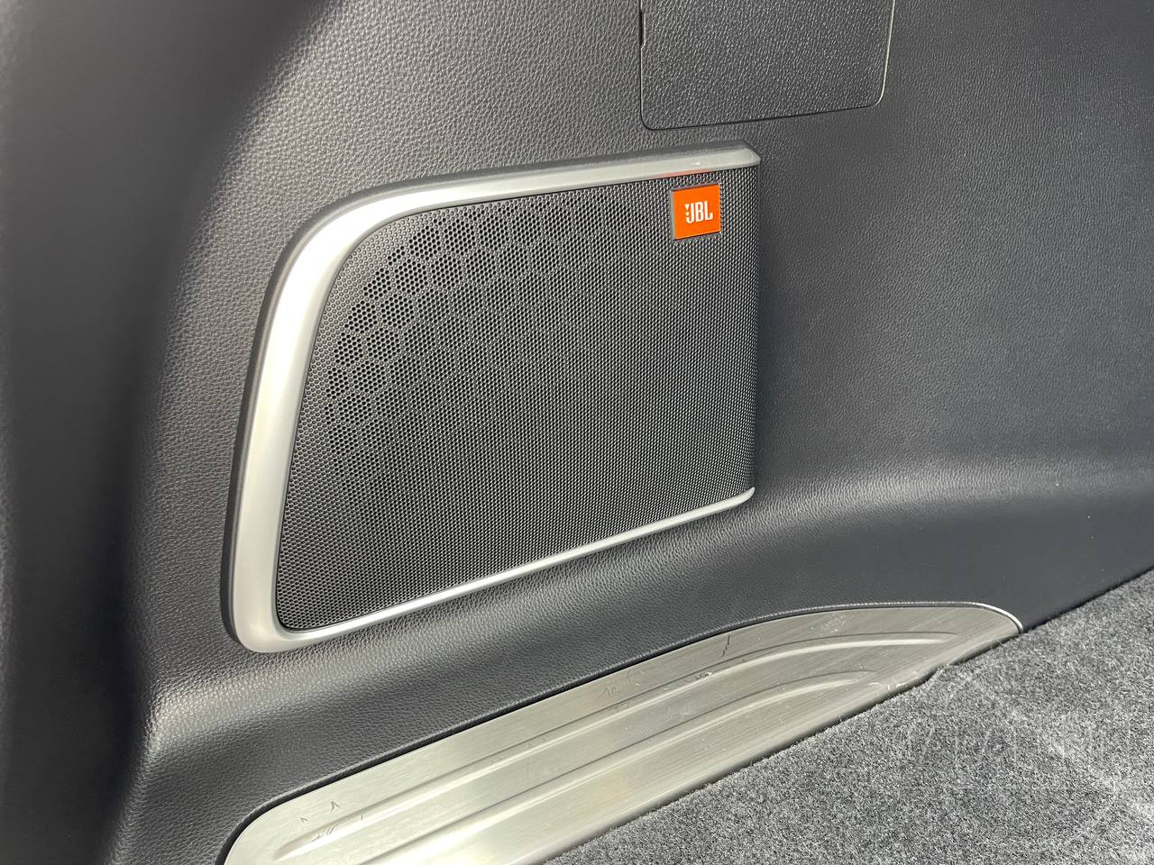 Фото Toyota Harrier - Japan Life 