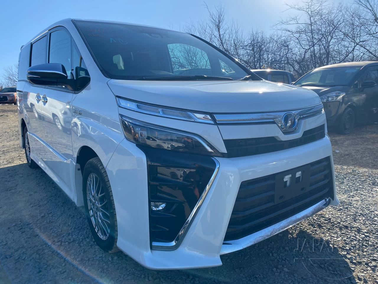Фото Toyota Voxy - Japan Life 