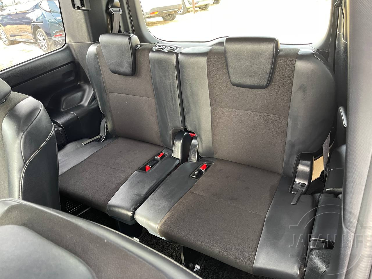 Фото Toyota Noah - Japan Life 