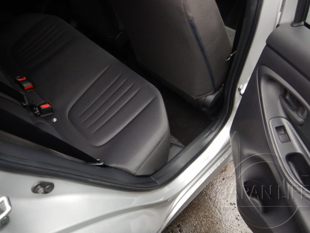 Фото Toyota Yaris - Japan Life 