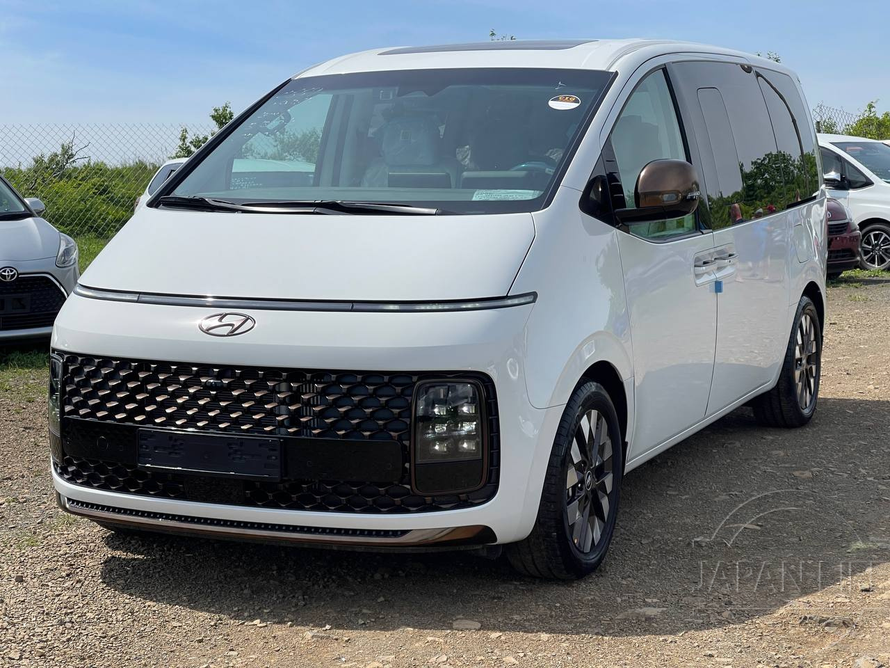 Фото Hyundai Staria - Japan Life 