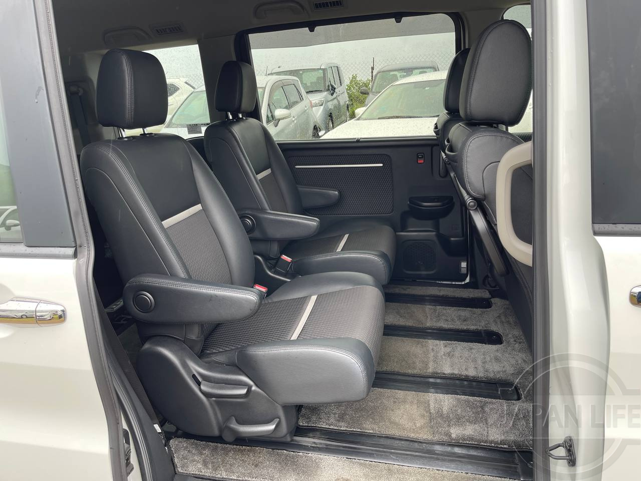 Фото Honda Stepwgn - Japan Life 