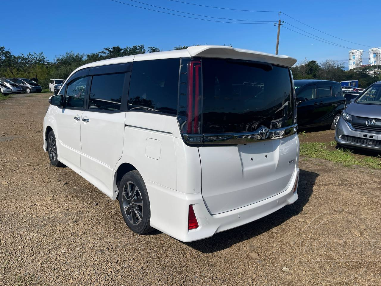 Фото Toyota Noah - Japan Life 