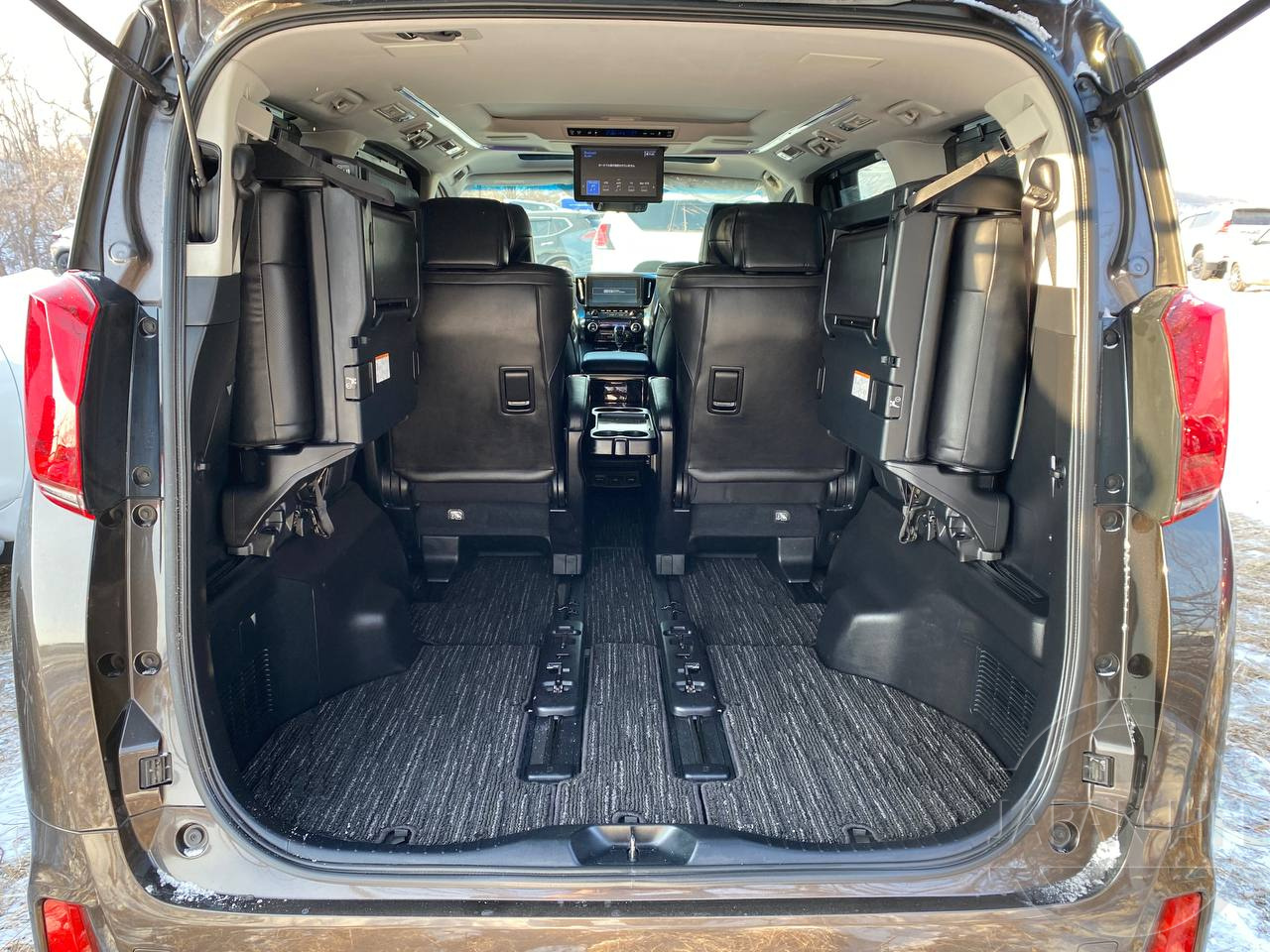 Фото Toyota Alphard - Japan Life 