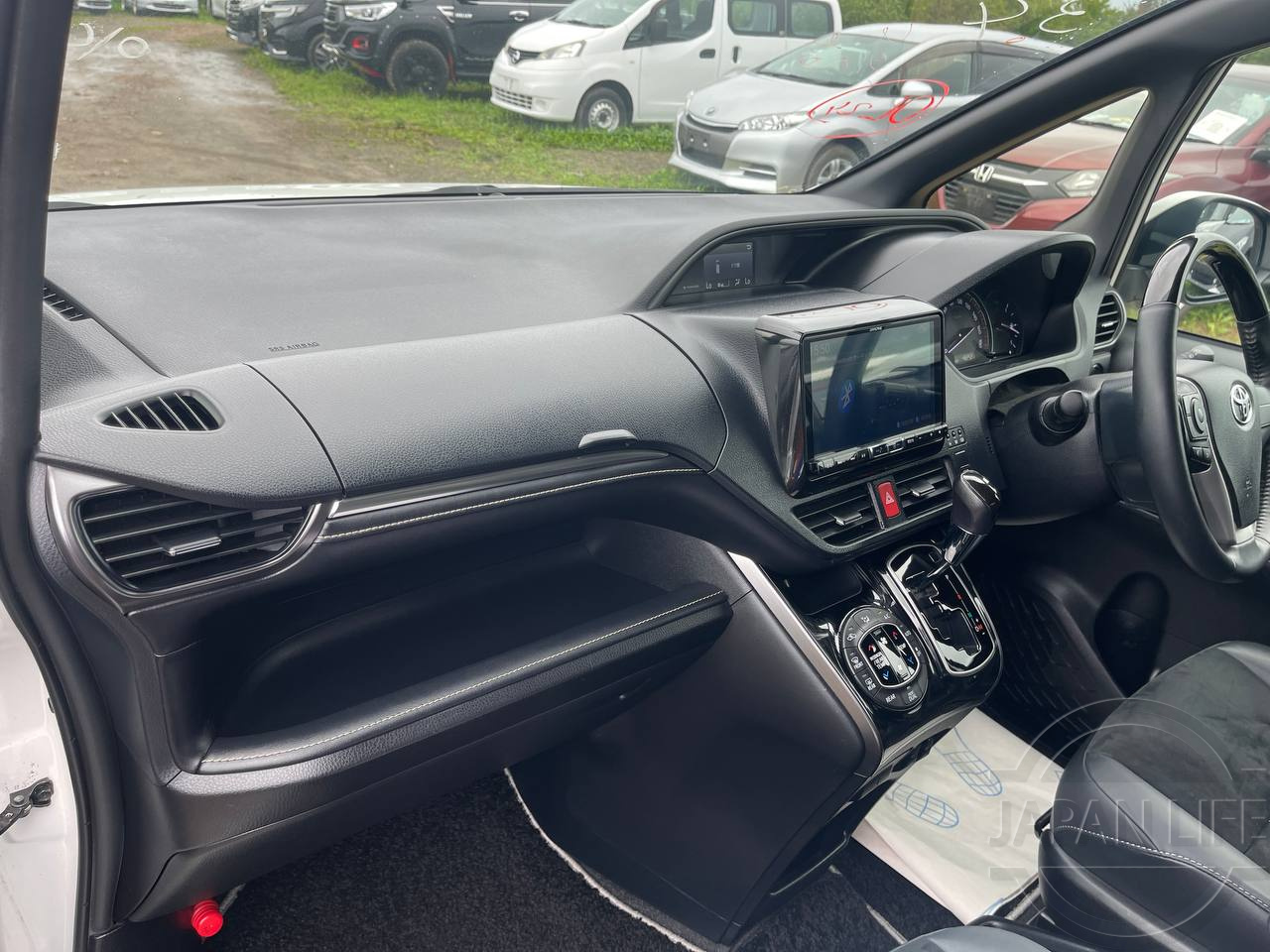 Фото Toyota Esquire - Japan Life 