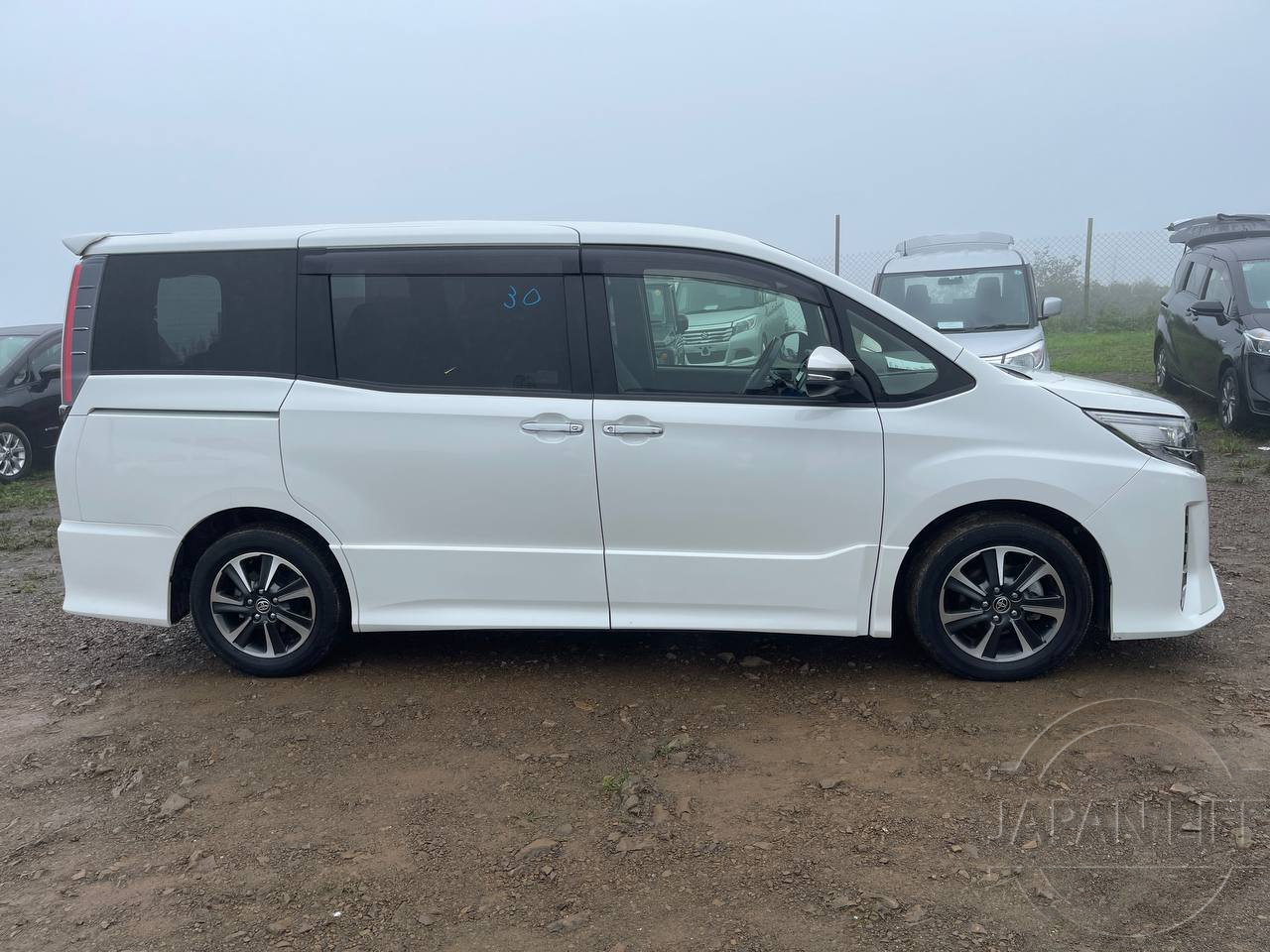 Фото Toyota Noah - Japan Life 