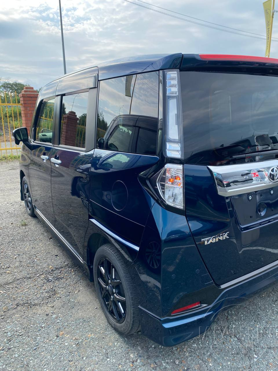 Фото Toyota Tank - Japan Life 