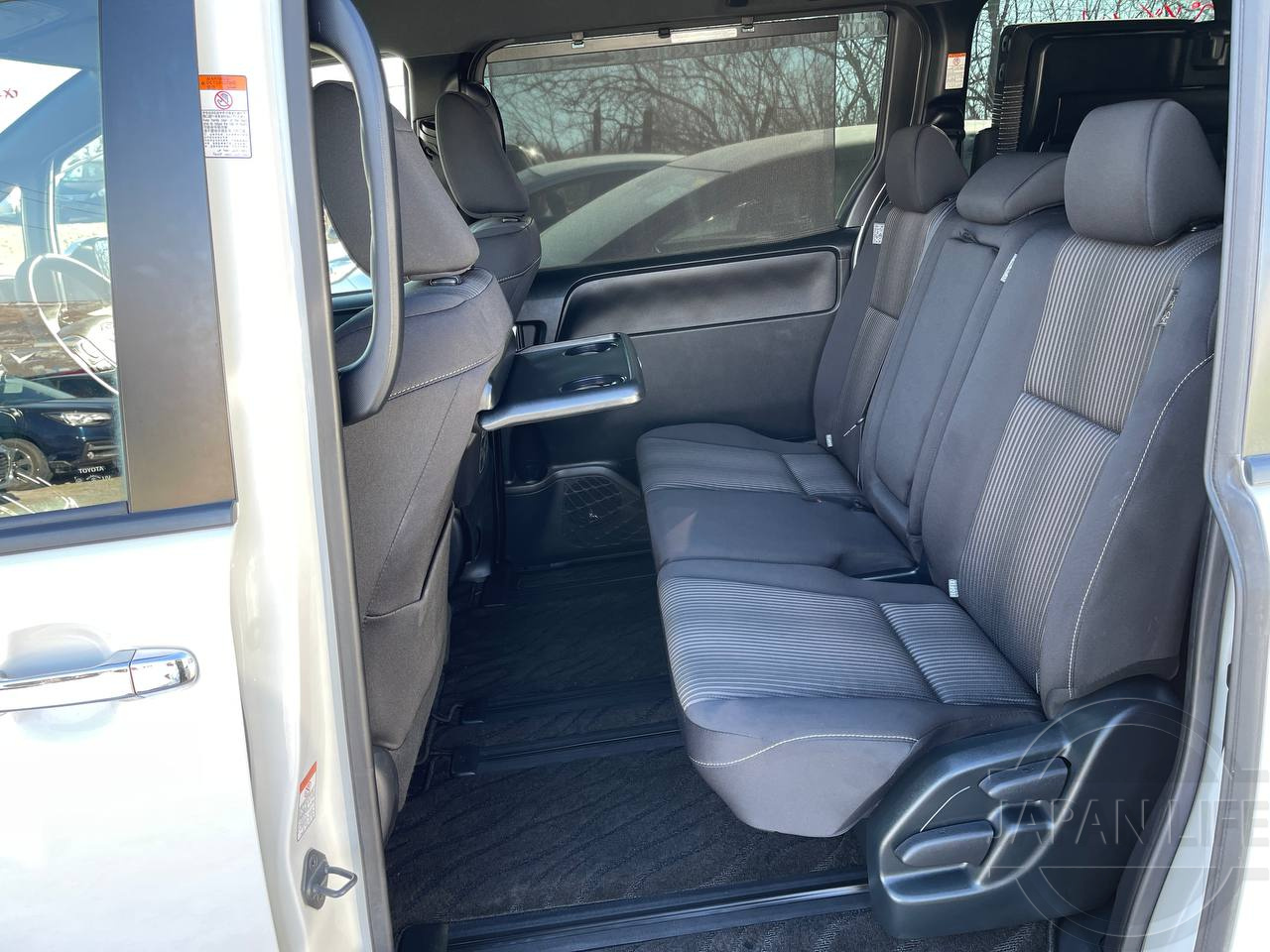 Фото Toyota Voxy - Japan Life 