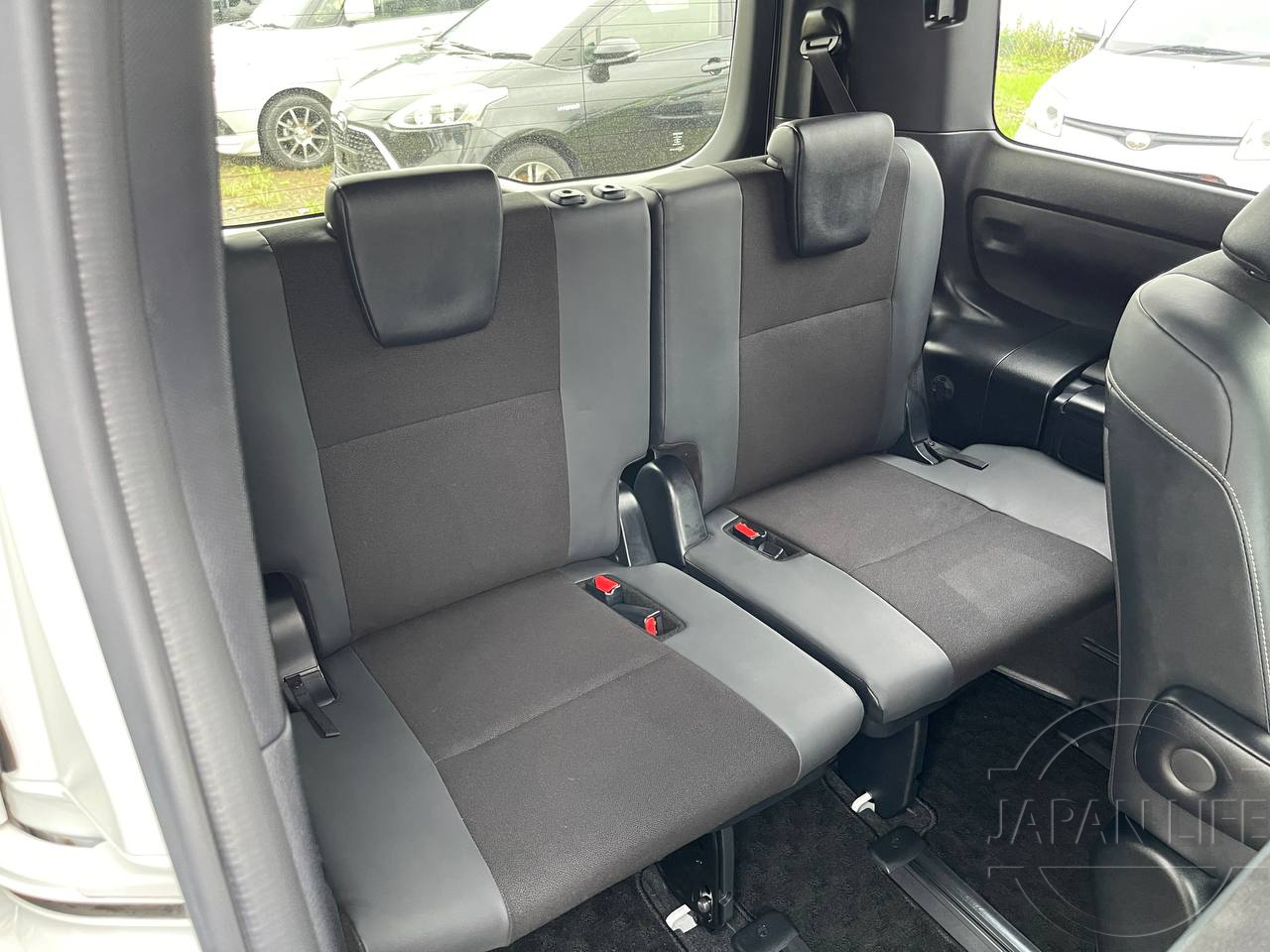 Фото Toyota Noah - Japan Life 