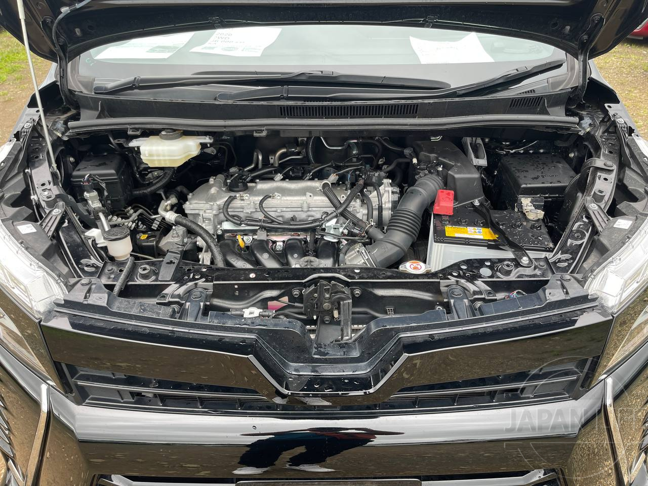 Фото Toyota Voxy - Japan Life 