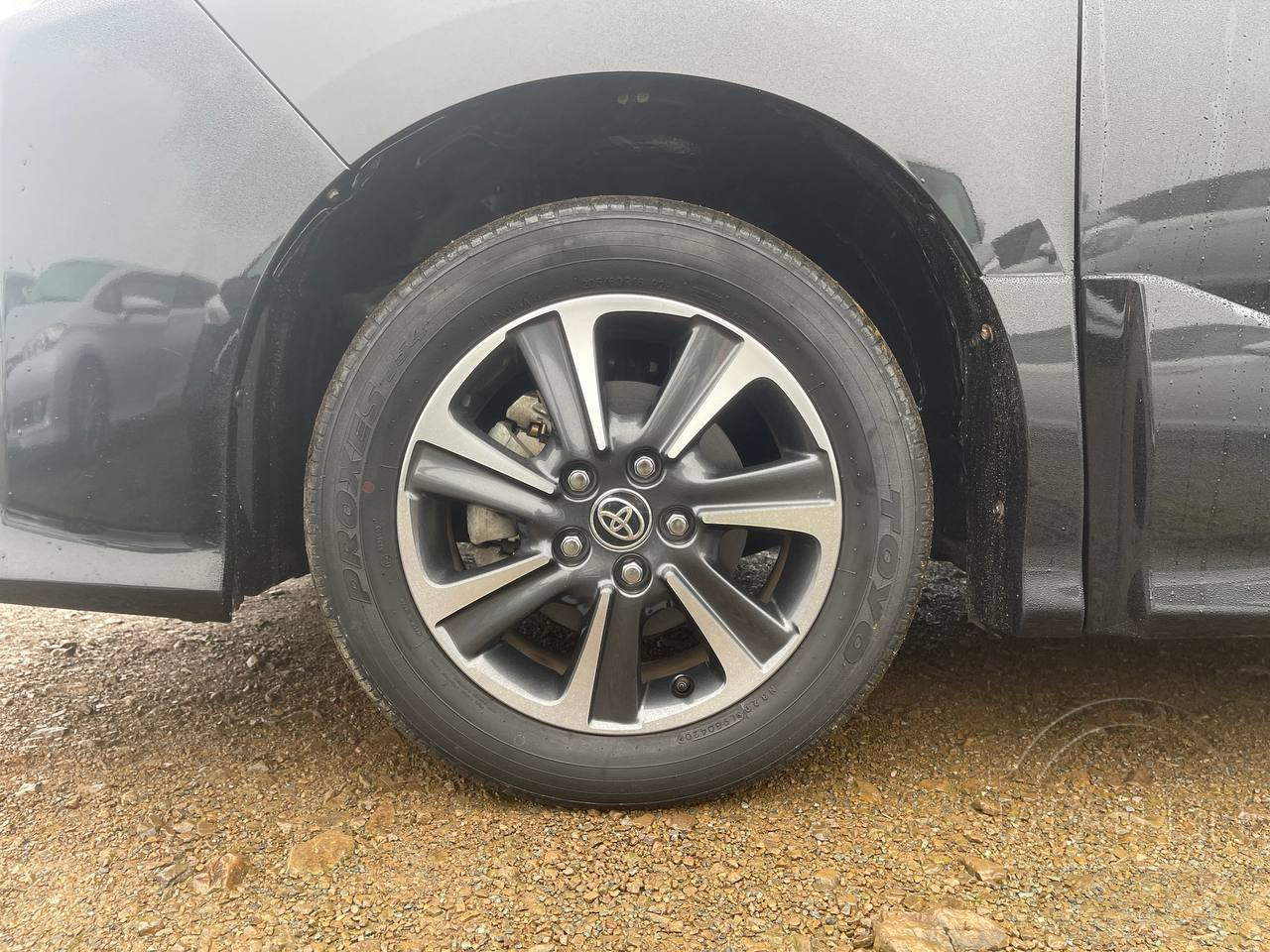 Фото Toyota Voxy - Japan Life 