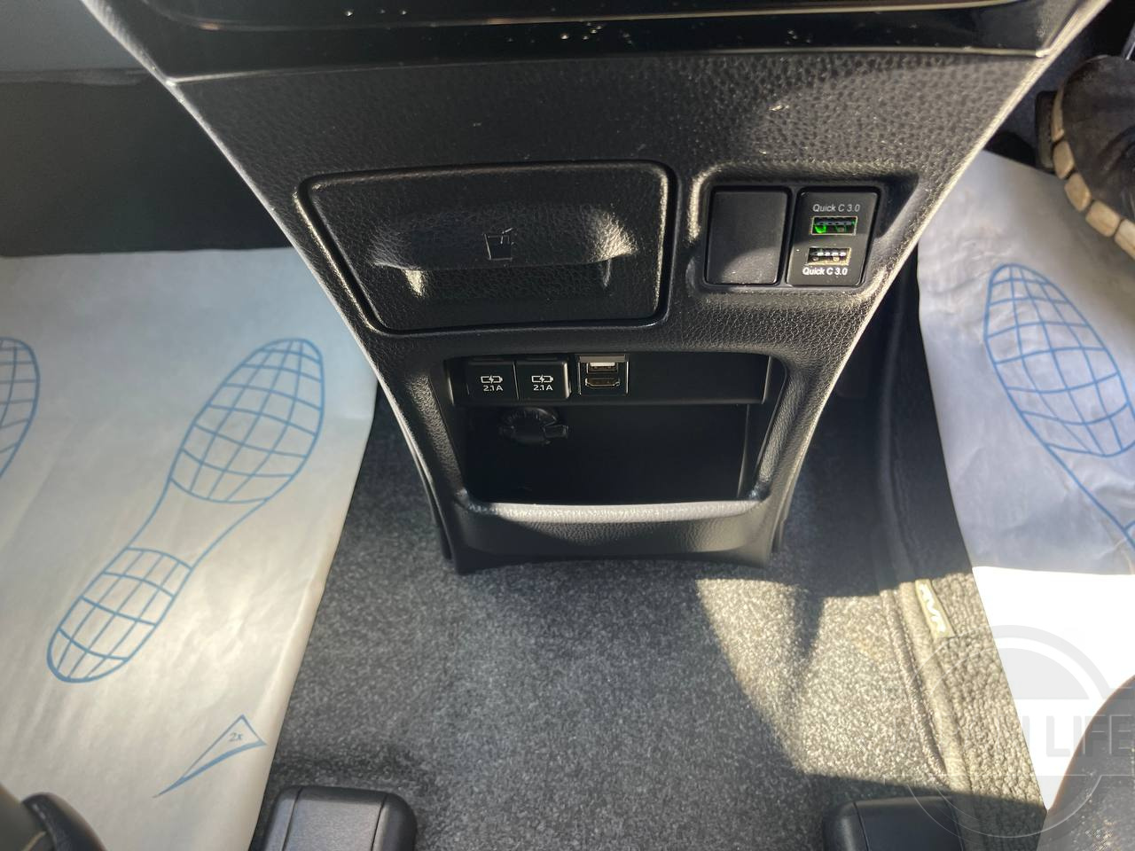 Фото Toyota Noah - Japan Life 