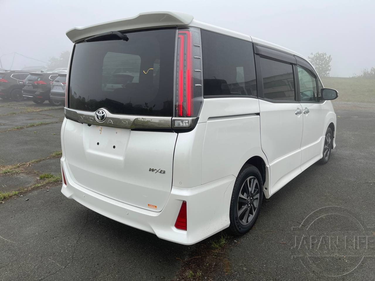 Фото Toyota Noah - Japan Life 