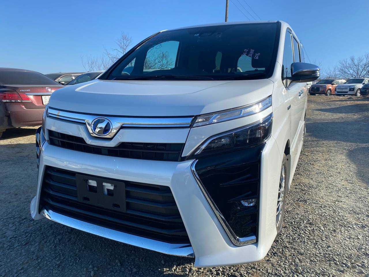 Фото Toyota Voxy - Japan Life 