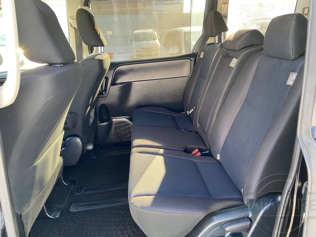 Фото Toyota Noah 2.0 X - Japan Life 