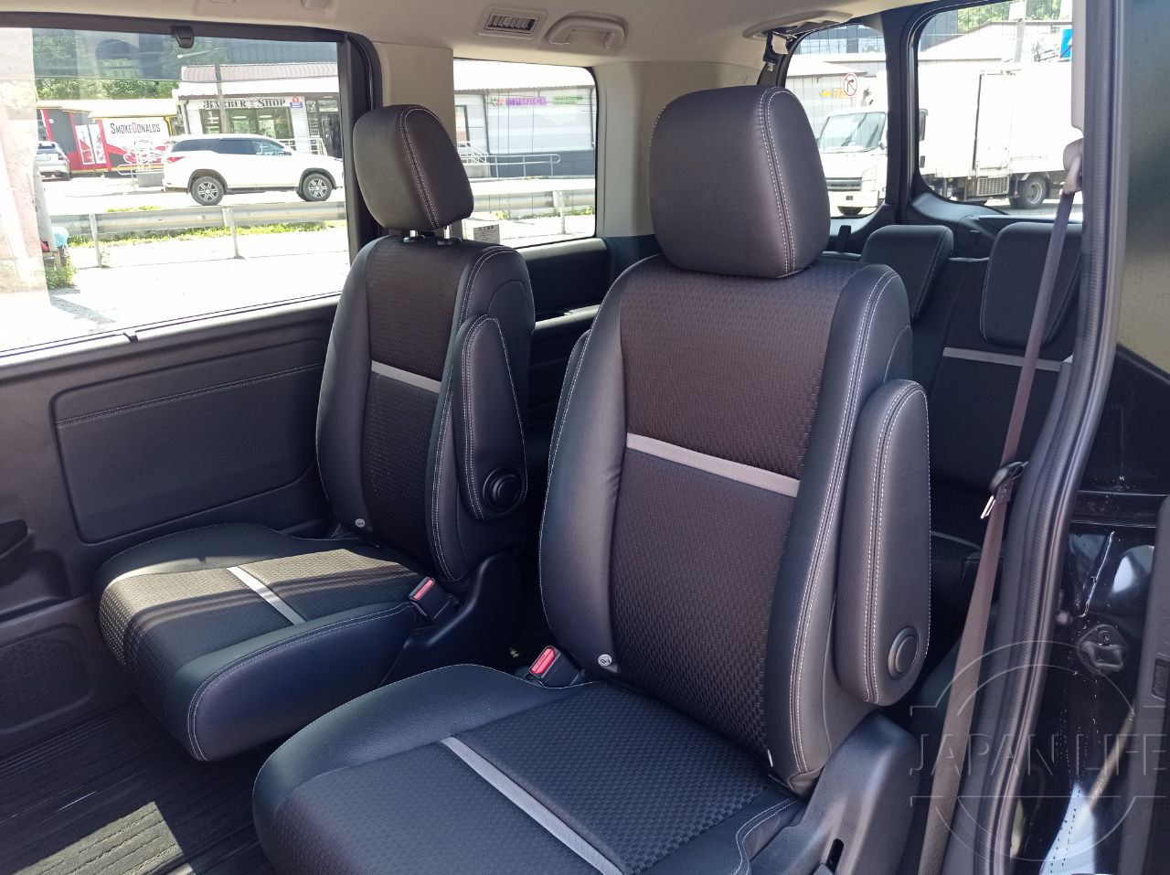 Фото Honda Stepwgn - Japan Life 